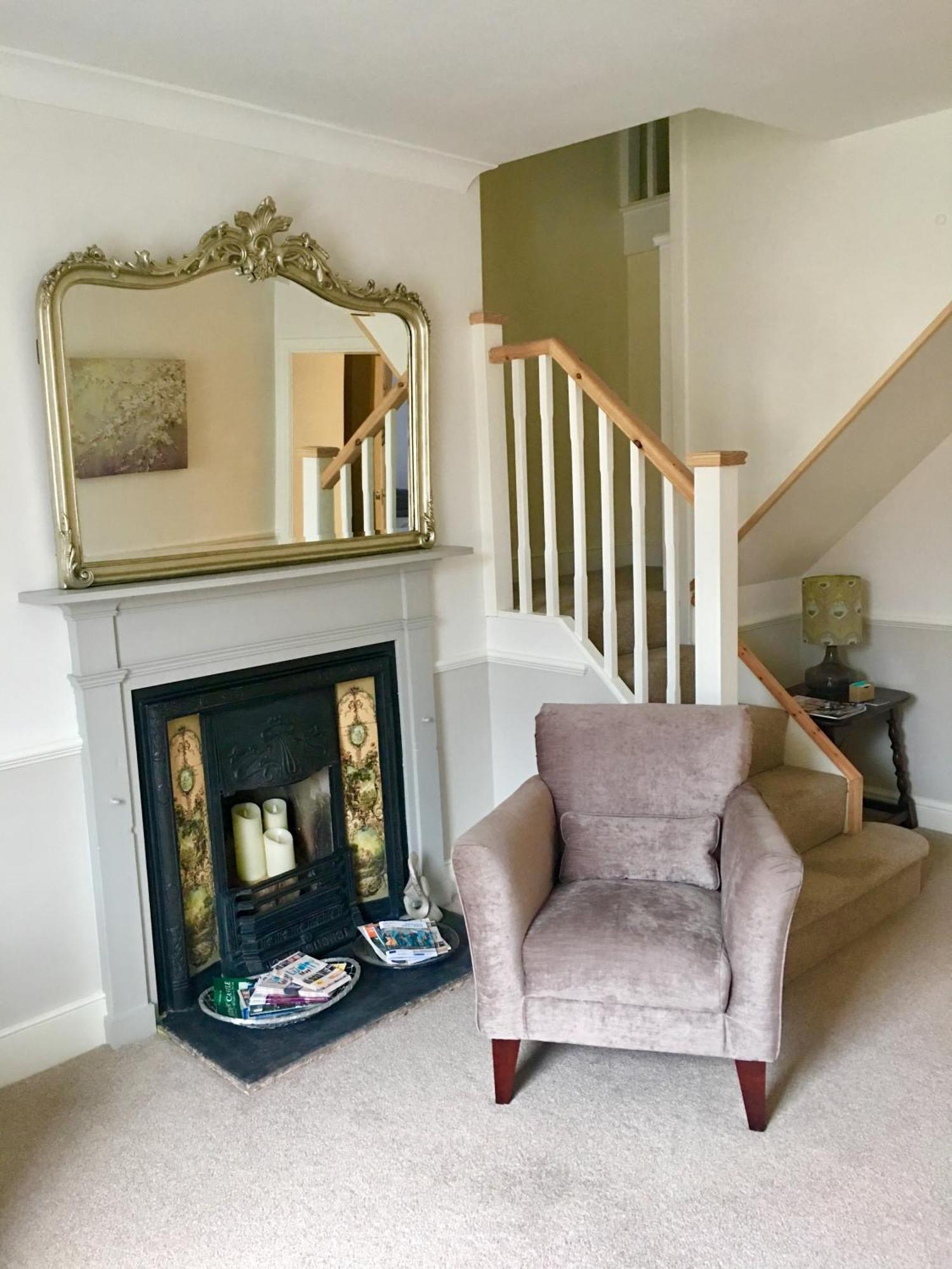 Luxury 2 Bed Apartment With Free Parking Ludlow Exterior photo