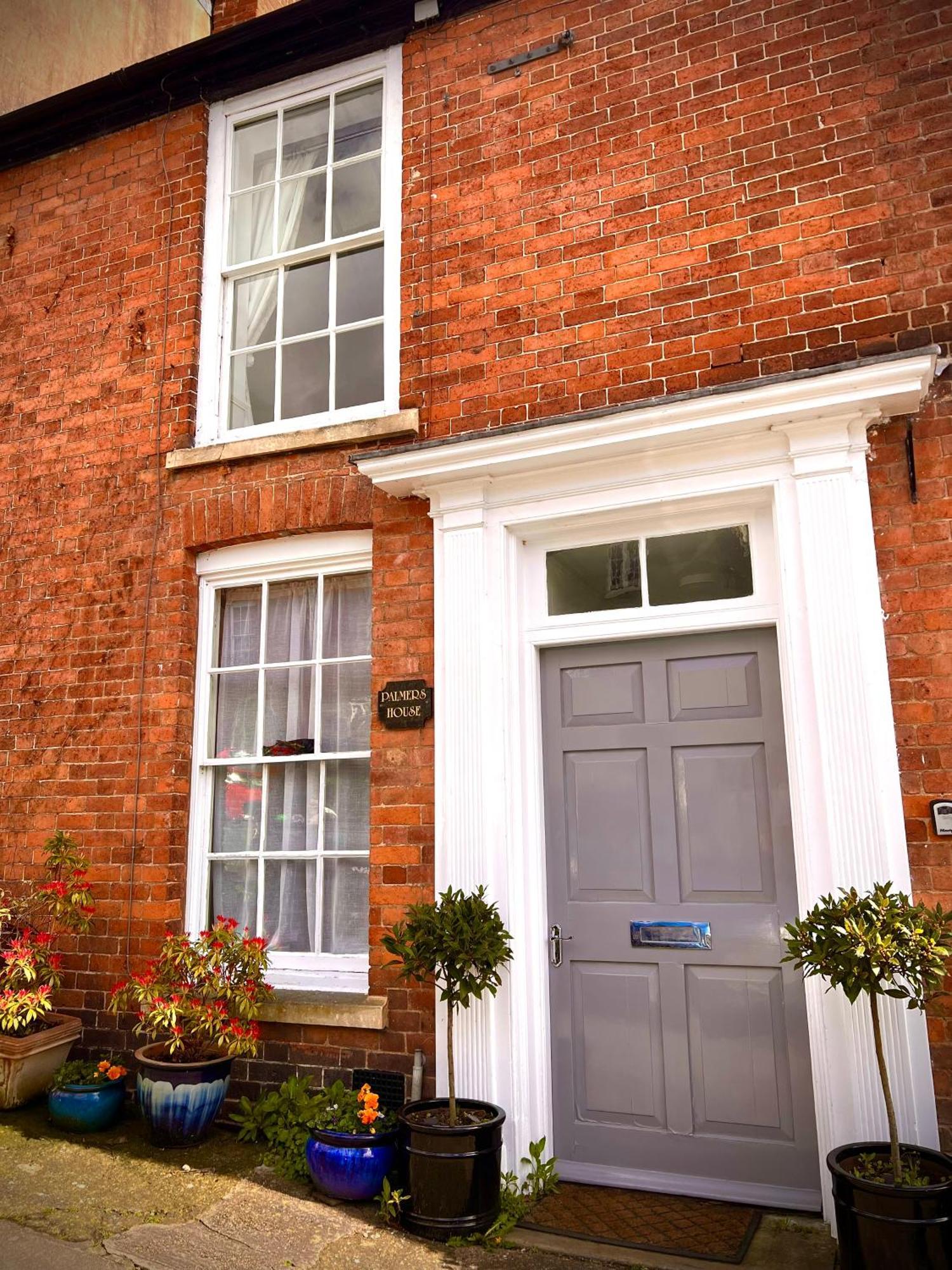 Luxury 2 Bed Apartment With Free Parking Ludlow Exterior photo